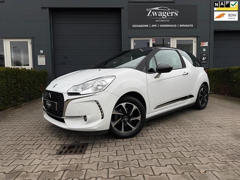 Wit (metallic) Gebruikt 2018 Citroën DS3 Chic Hatchback | € 8.498 - Afbeelding 1/4