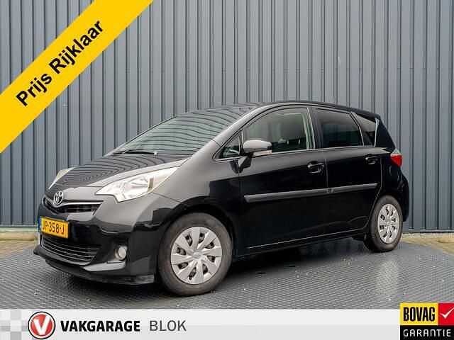 Zwart Gebruikt 2012 Toyota Verso-S MPV | € 10.450 (Eerlijke prijs) - Afbeelding 1/4