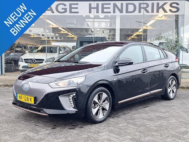 Zwart Occasion 2017 Hyundai Ioniq Comfort Hatchback | € 9.445 (Eerlijke prijs) - Afbeelding 1/4