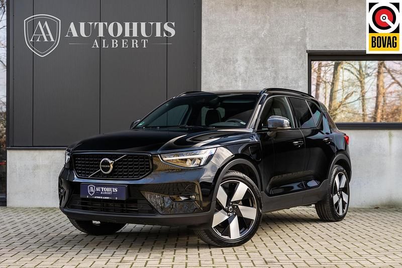 Zwart Gebruikt 2022 Volvo XC40 Ultimate SUV | € 38.950 (Duur) - Afbeelding 1/4