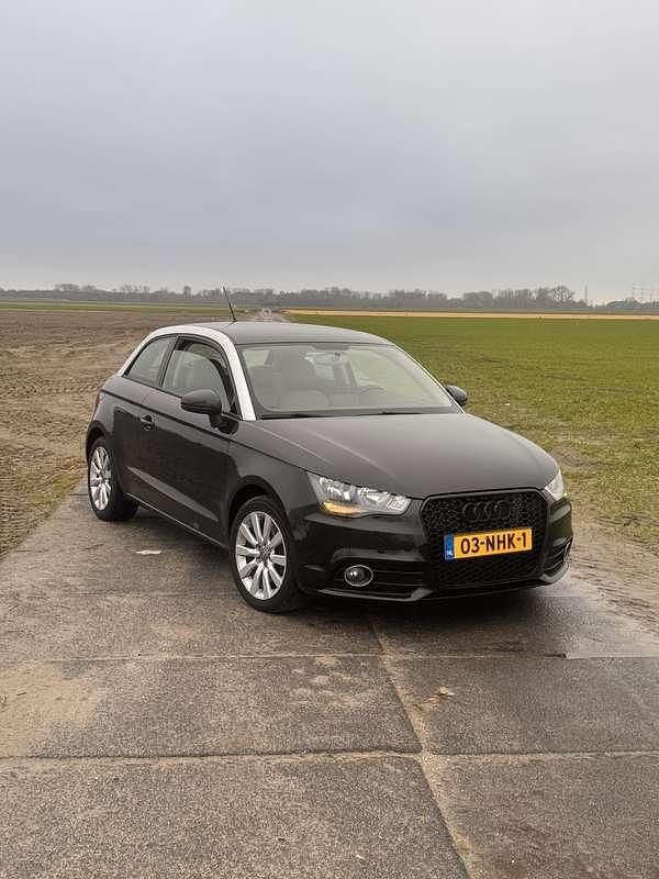Zwart Gebruikt 2010 Audi A1 Stationwagen | € 7.500 (Eerlijke prijs) - Afbeelding 1/4