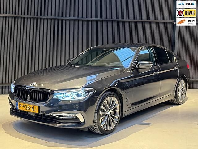 Grijs Occasion 2017 BMW 530e Executive Sedan | € 22.750 (Eerlijke prijs) - Afbeelding 1/4
