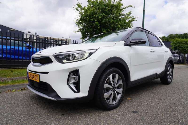 Wit Gebruikt 2021 Kia Stonic Plus SUV | € 16.945 (Eerlijke prijs) - Afbeelding 1/4