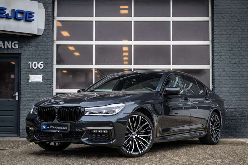 Grijs, metallic lak Gebruikt 2019 BMW 740 M Sport Sedan | € 49.950 (Iets duurder) - Afbeelding 1/4