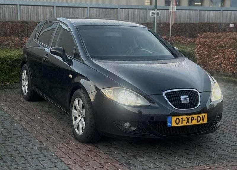Zwart Gebruikt 2007 Seat Leon Stylance MPV | € 3.200 (Eerlijke prijs) - Afbeelding 1/4