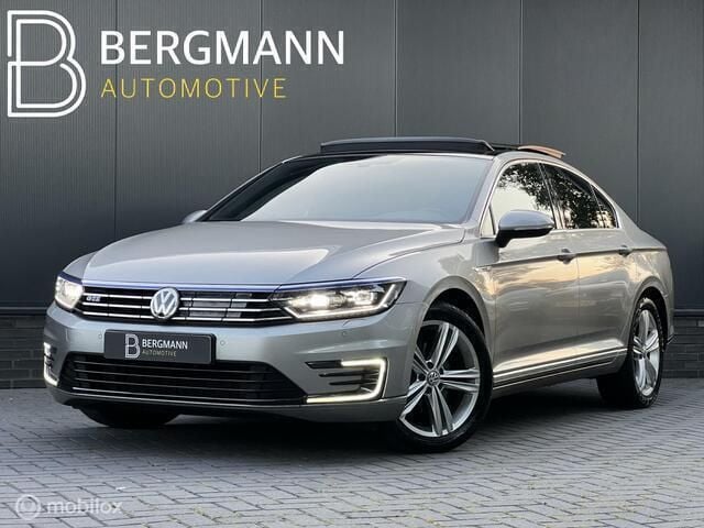 Grijs Gebruikt 2016 VW Passat Highline Sedan | € 14.499 (Goede deal) - Afbeelding 1/4