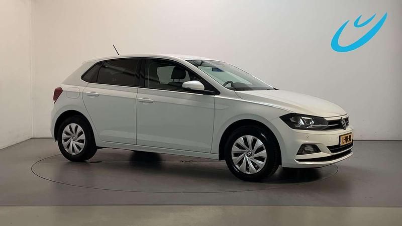 Wit Gebruikt 2021 VW Polo Comfortline Hatchback | € 14.450 (Goede deal) - Afbeelding 1/3