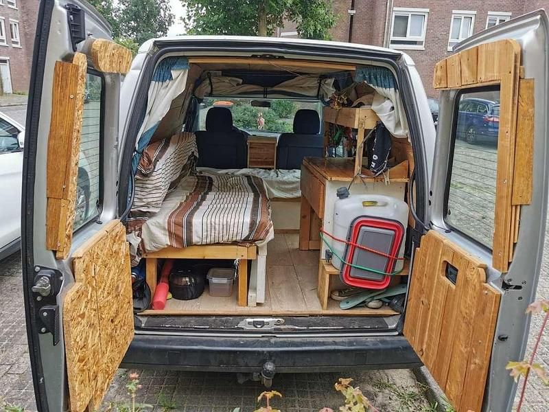 Occasion Peugeot Expert 94 PK (69 kW) 2006 Zilver Van