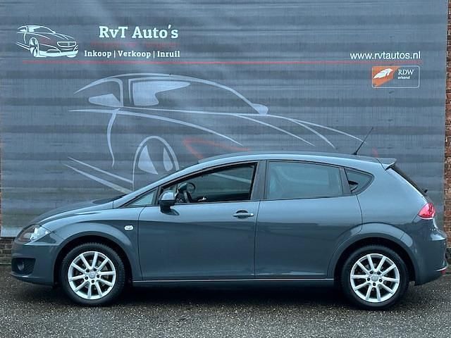 Occasion Seat Leon 102 PK (75 kW) 2010 Grijs Hatchback