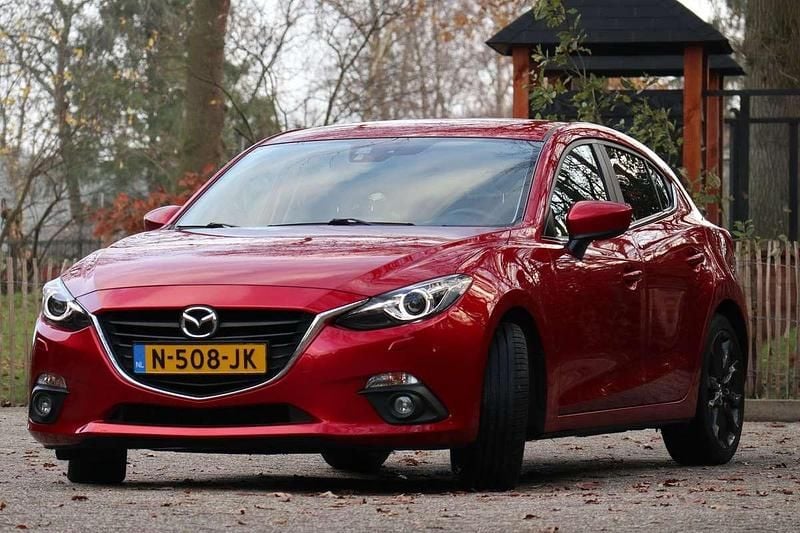 Rood Gebruikt 2016 Mazda 3 Nakama Hatchback | € 11.900 (Goede deal) - Afbeelding 1/4