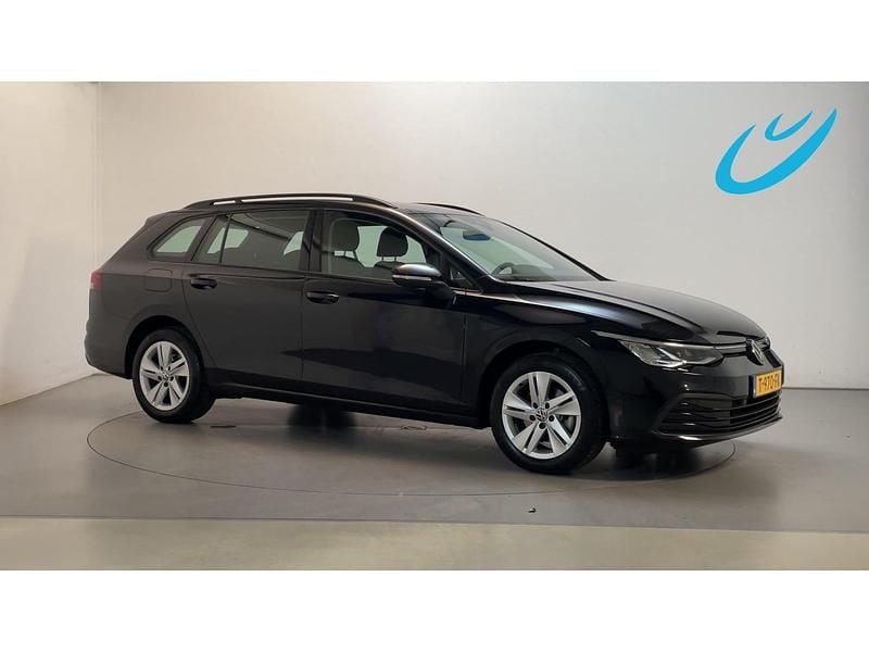 Zwart Gebruikt 2023 VW Golf VIII Life Stationwagen | € 19.850 (Goede deal) - Afbeelding 1/3