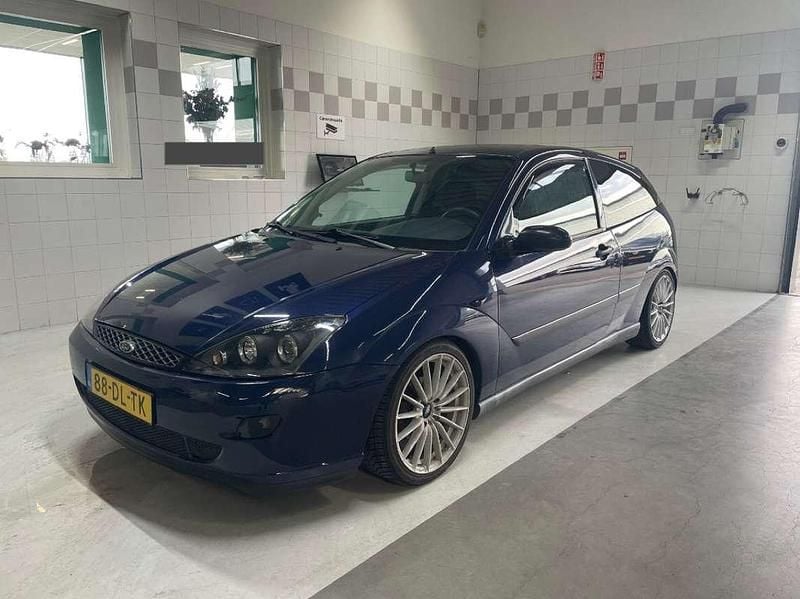 Occasion 1999 Ford Focus Trend Sedan | € 2.000 (Eerlijke prijs) - Afbeelding 1/4