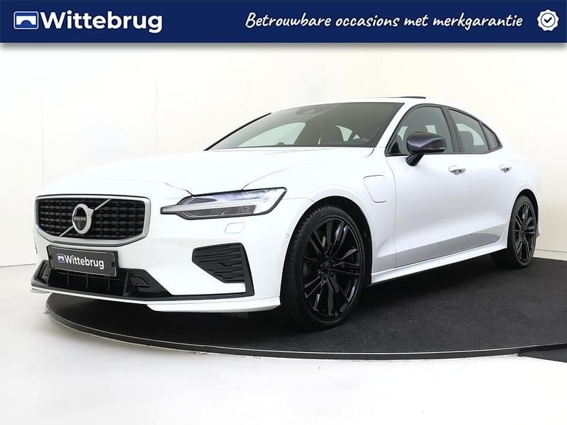 Wit Gebruikt 2019 Volvo S60 R-Design Sedan | € 33.925 (Eerlijke prijs) - Afbeelding 1/3