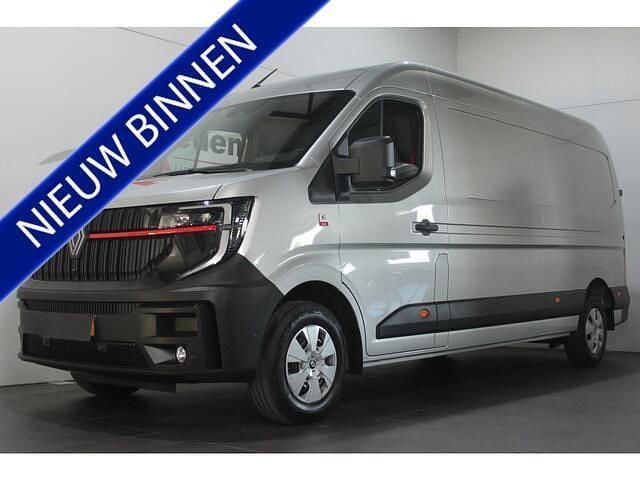 Grijs Nieuw 2024 Renault Master Van | € 31.945 (Goede deal) - Afbeelding 1/4