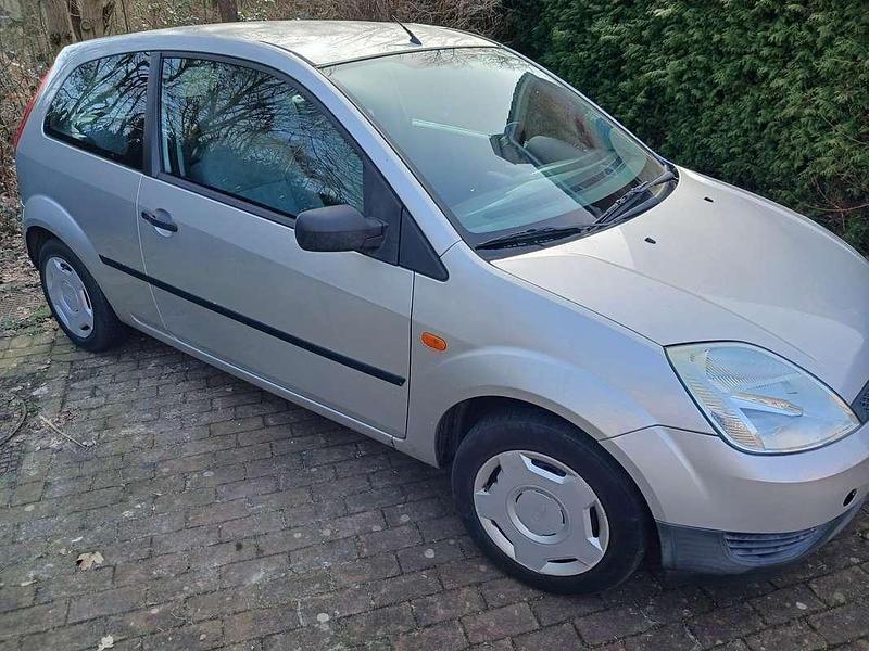 Occasion Ford Fiesta Celebration 69 PK (50 kW) 2003 Grijs Hatchback