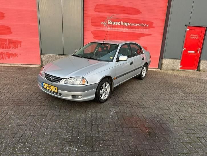 Gebruikt 2002 Toyota Avensis Terra | € 2.300 - Afbeelding 1/4
