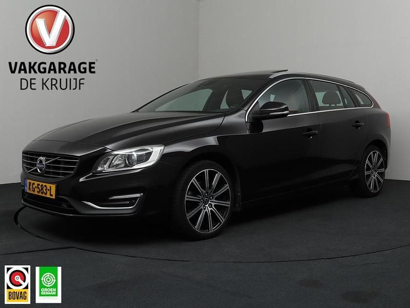 Zwart Occasion 2016 Volvo V60 Summum Stationwagen | € 14.795 (Goede deal) - Afbeelding 1/4