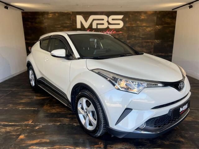 Wit Gebruikt 2018 Toyota C-HR SUV | € 14.950 (Super prijs) - Afbeelding 1/4