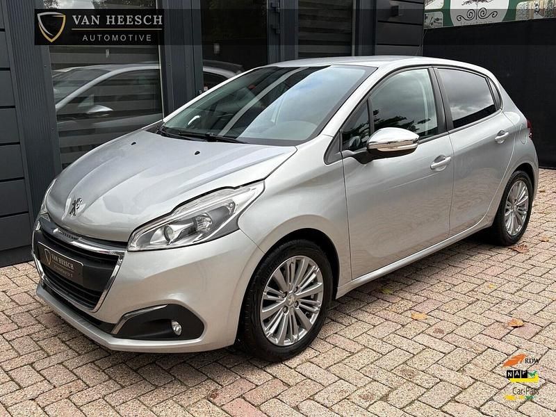 Grijs (metallic) Gebruikt 2016 Peugeot 208 Style Hatchback | € 5.450 (Super prijs) - Afbeelding 1/4