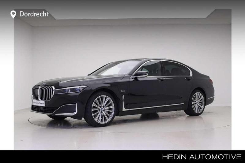 Zwart Gebruikt 2022 BMW 745e Executive Sedan | € 58.895 (Goede deal) - Afbeelding 1/4