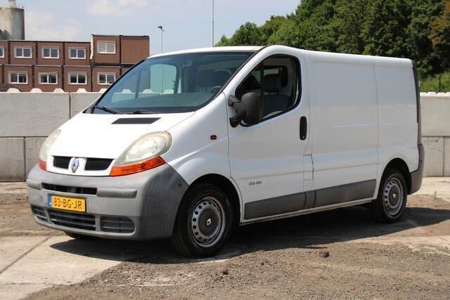 Grijs Gebruikt 2003 Renault Trafic Van | € 4.350 (Iets duurder) - Afbeelding 1/4