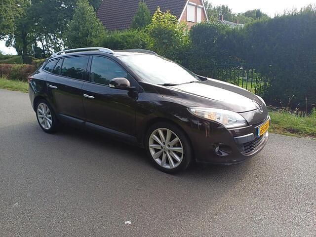 Bruin Gebruikt 2011 Renault Mégane Dynamique Stationwagen | € 3.450 (Goede deal) - Afbeelding 1/4