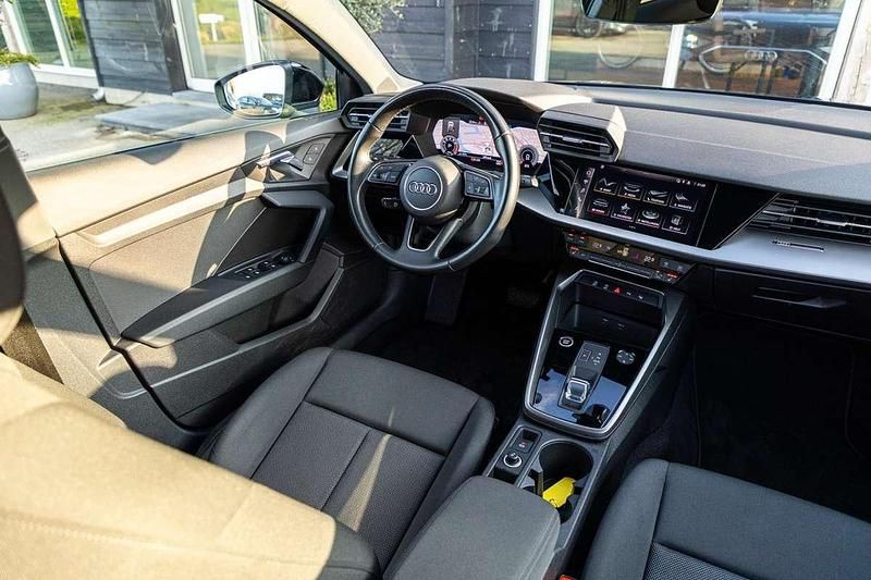 Occasion Audi A3 Sportback e-tron S-Line 150 PK (110 kW) 2021 Zwart (metallic) Hatchback