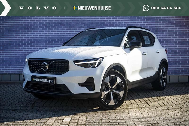 Wit Gebruikt 2024 Volvo XC40 Plus SUV | € 41.899 (Eerlijke prijs) - Afbeelding 1/4