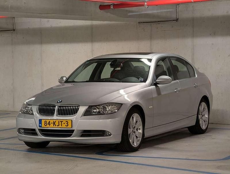 Zilver Gebruikt 2005 BMW 330 Executive Sedan | € 6.950 (Goede deal) - Afbeelding 1/4