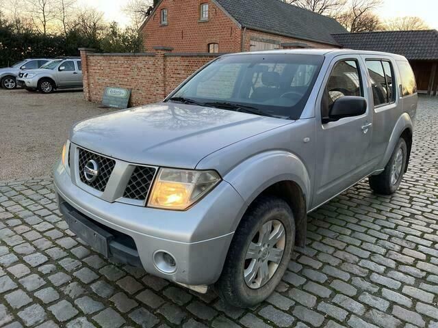 Zilver Gebruikt 2006 Nissan Pathfinder SE SUV | € 4.900 - Afbeelding 1/4