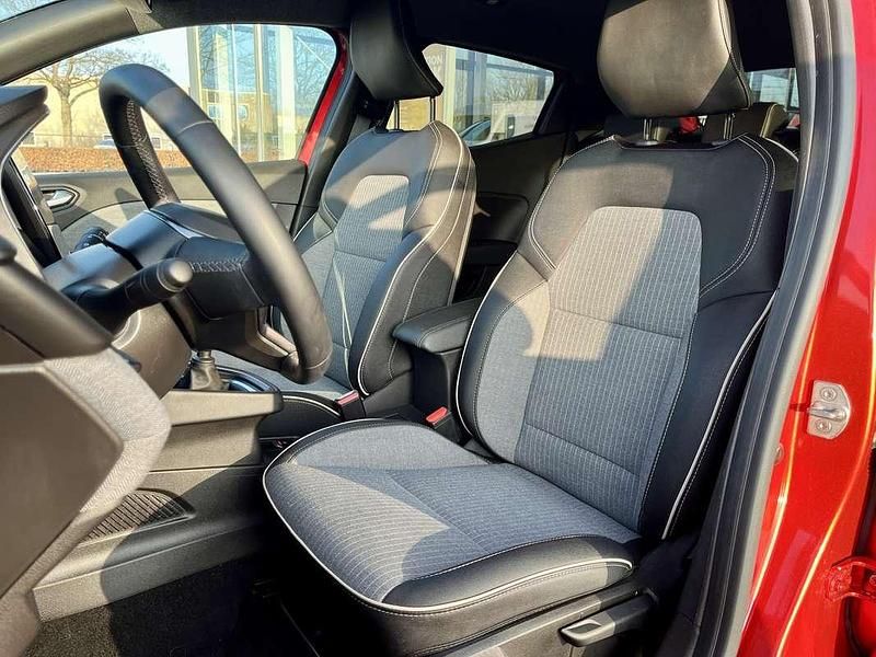 Occasion Renault Clio V Techno 93 PK (68 kW) 2025 Rouge flamme nnp (rood metallic) Hatchback