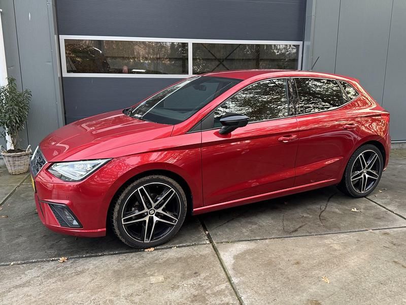 Occasion Seat Ibiza Business 112 PK (82 kW) 2021 Rood Hatchback