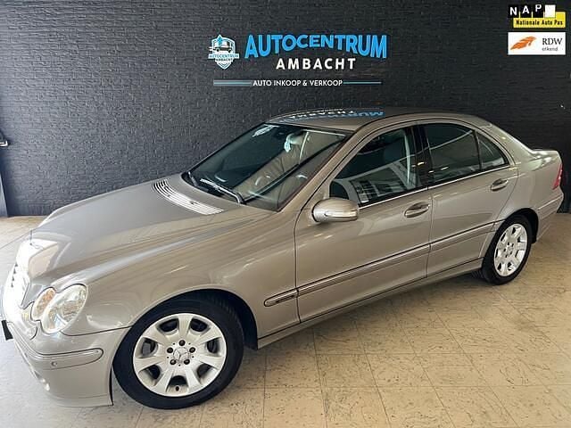 Grijs Gebruikt 2004 Mercedes C180 Elegance Sedan | € 4.499 (Eerlijke prijs) - Afbeelding 1/4