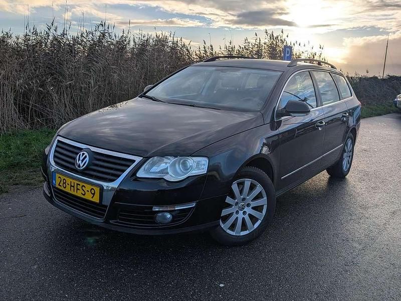 Zwart Gebruikt 2008 VW Passat Comfortline Stationwagen | € 3.450 (Eerlijke prijs) - Afbeelding 1/4