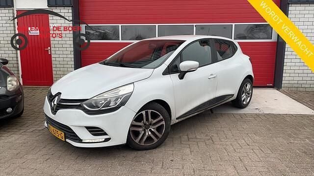 Wit Occasion 2016 Renault Clio IV Zen Hatchback | € 7.888 (Eerlijke prijs) - Afbeelding 1/4