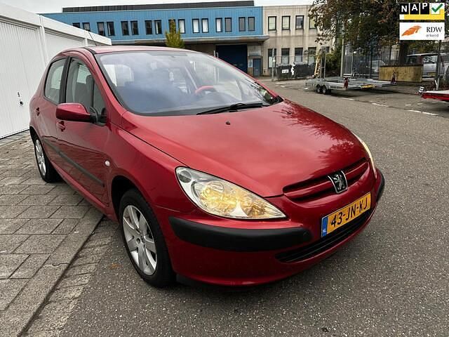 Rood Gebruikt 2002 Peugeot 307 Hatchback | € 1.050 (Eerlijke prijs) - Afbeelding 1/4