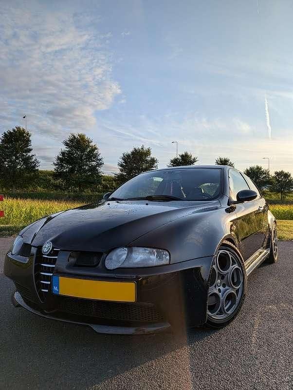 Zwart Gebruikt 2003 Alfa Romeo 147 GTA Hatchback | € 15.000 - Afbeelding 1/4