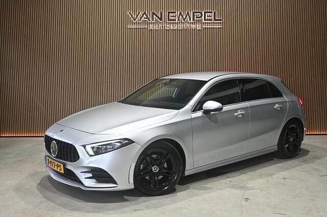 Grijs Gebruikt 2018 Mercedes A200 AMG Hatchback | € 20.950 (Eerlijke prijs) - Afbeelding 1/4