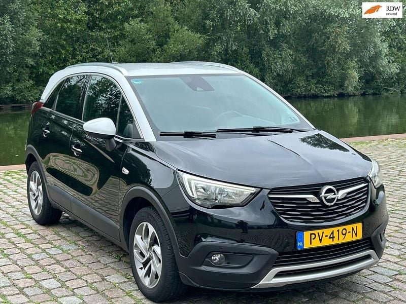 Zwart Gebruikt 2017 Opel Crossland Innovation SUV | € 9.499 (Duur) - Afbeelding 1/4