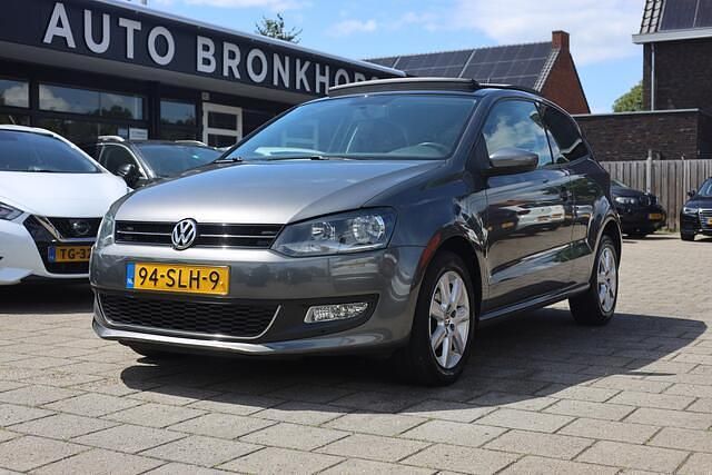 Grijs Gebruikt 2011 VW Polo Highline Hatchback | € 4.950 (Eerlijke prijs) - Afbeelding 1/4