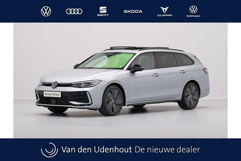 Grijs Nieuw 2024 VW Passat Business Stationwagen | € 47.850 - Afbeelding 1/4