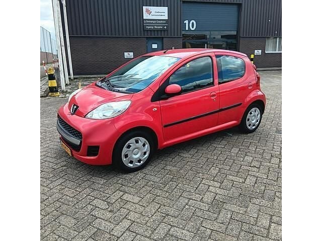 Rood Gebruikt 2010 Peugeot 107 Hatchback | € 1.675 (Super prijs) - Afbeelding 1/4
