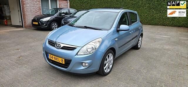 Blauw Gebruikt 2010 Hyundai i20 Hatchback | € 2.999 (Eerlijke prijs) - Afbeelding 1/4