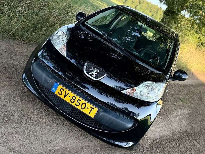 Zwart Gebruikt 2008 Peugeot 107 Hatchback | € 2.000 (Eerlijke prijs) - Afbeelding 1/4