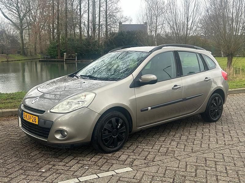 Occasion Renault Clio GrandTour 2009 Bruin (metallic) Stationwagen