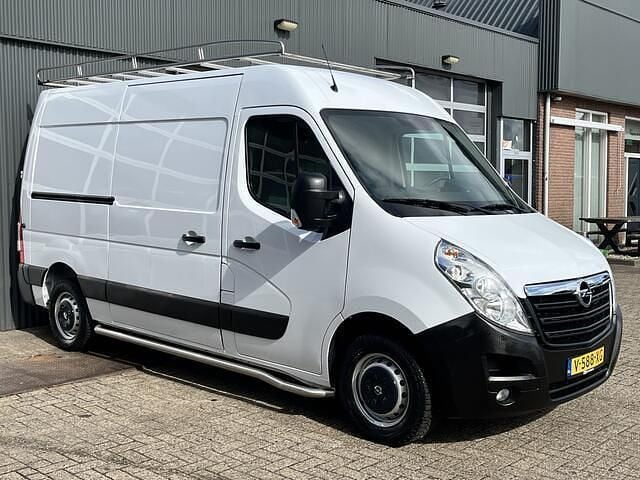 Wit Gebruikt 2019 Opel Movano Van | € 17.950 (Duur) - Afbeelding 1/4