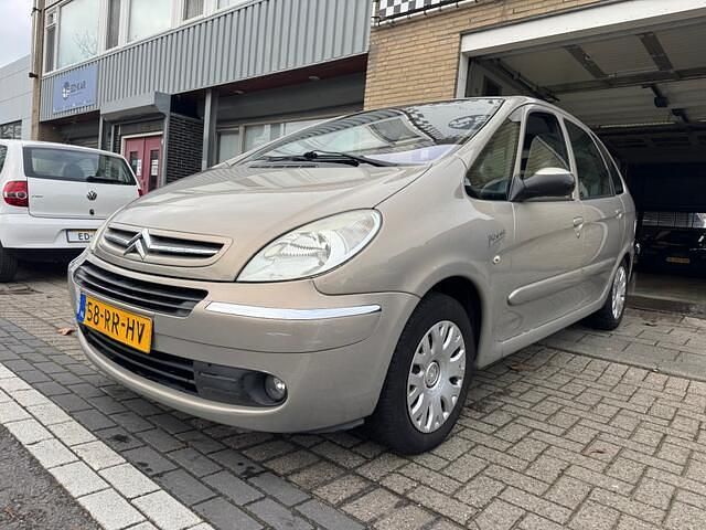 Beige Gebruikt 2005 Citroën Xsara Picasso Attraction MPV | € 1.195 (Eerlijke prijs) - Afbeelding 1/4