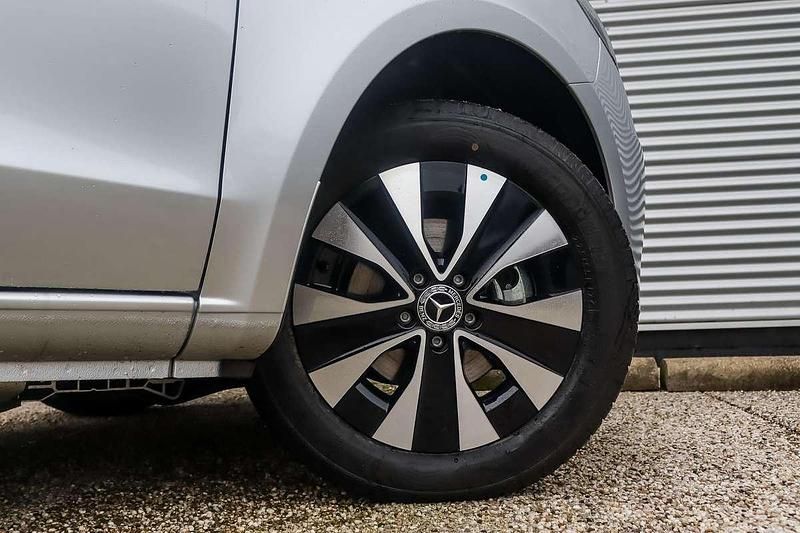 Nieuw Mercedes Vito 85 kW (116 PK) 2025 Zilver Van