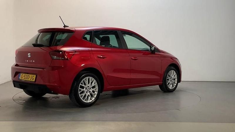 Occasion Seat Ibiza Business 2019 Rood Hatchback