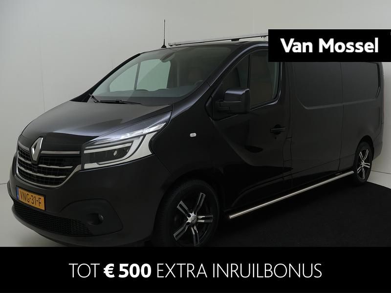 Zwart Gebruikt 2021 Renault Trafic Luxe Van | € 21.930 (Iets duurder) - Afbeelding 1/4